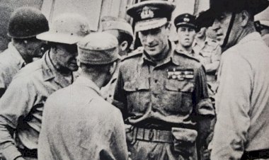 1944 - Dez mil Ingleses descem em plena selva