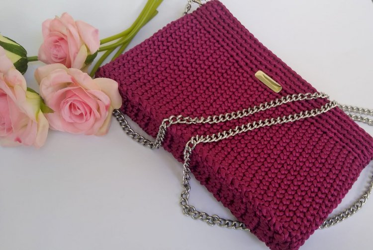 Compre aqui Bolsa Artesanal em Crochê Fio de Cetim